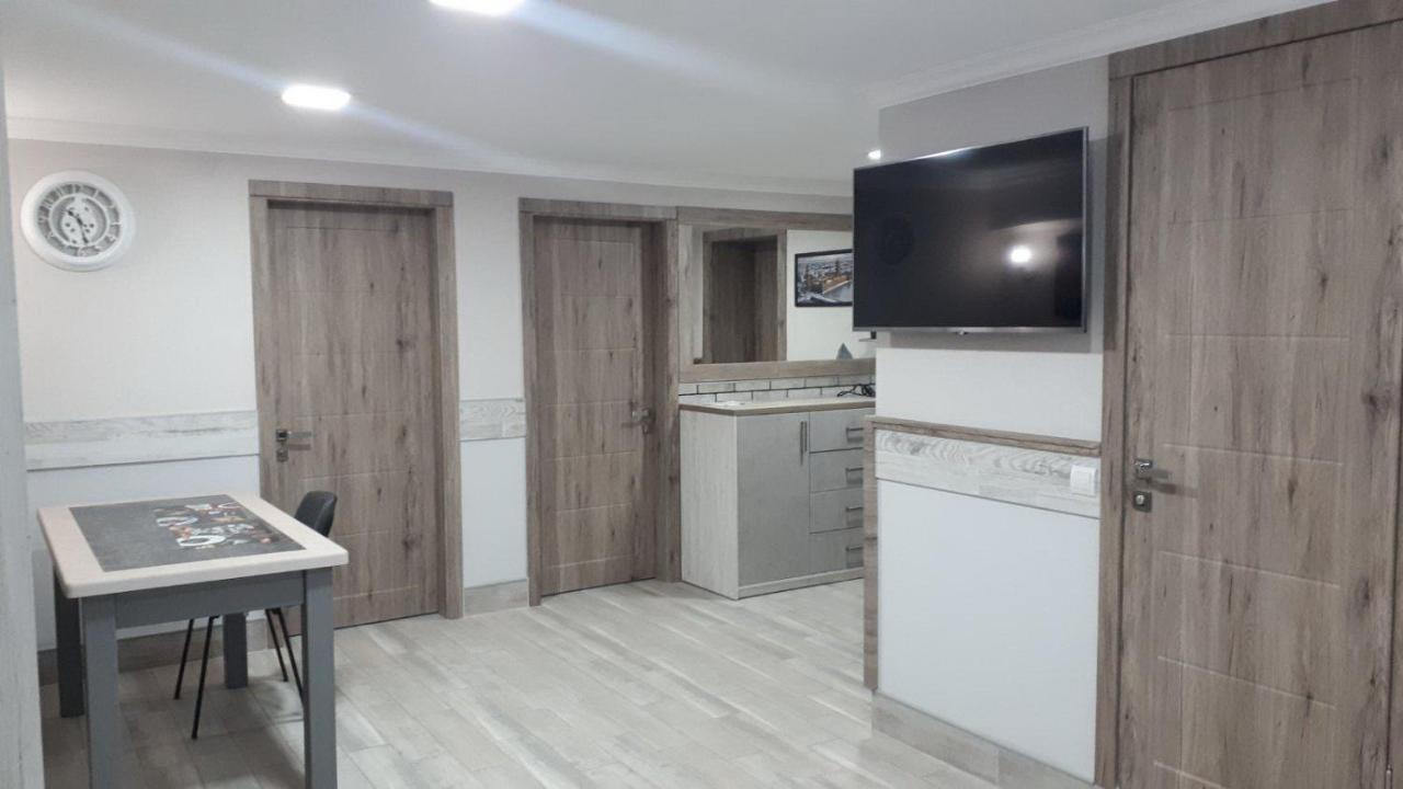 Окремі Номери В Гостьовому Будинку Типу Guest House Кропивницкий Екстериор снимка