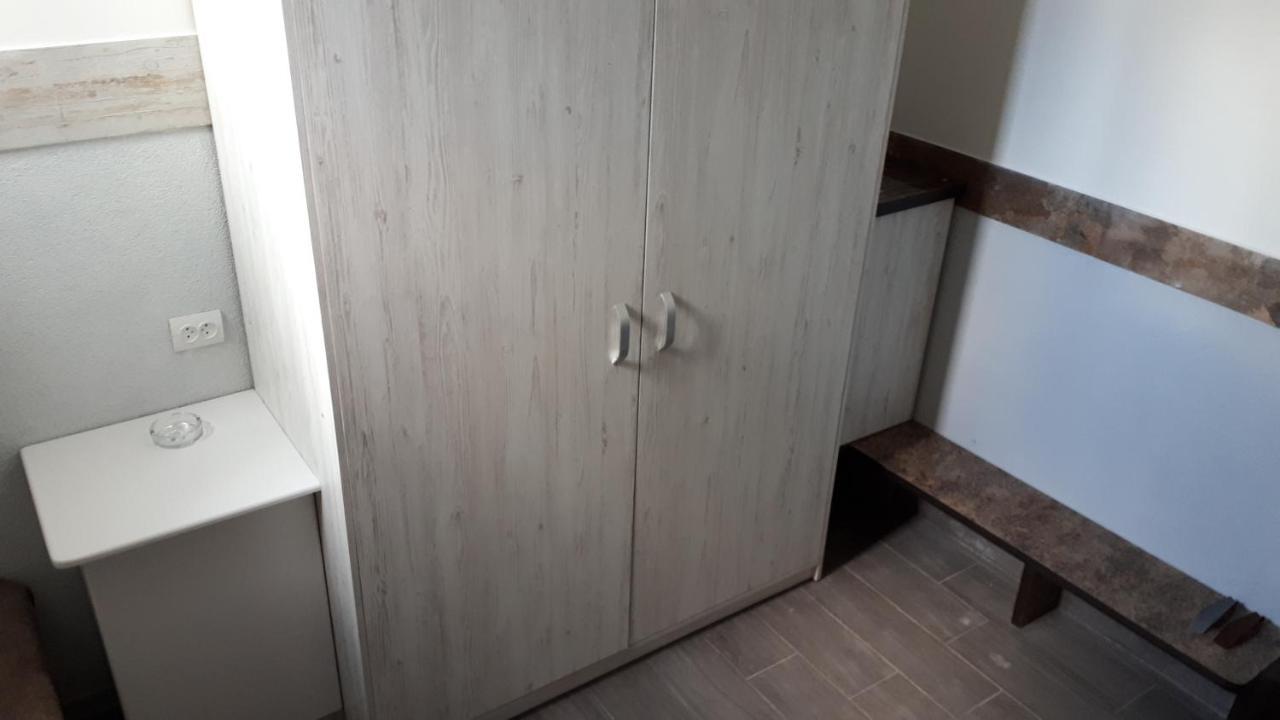 Окремі Номери В Гостьовому Будинку Типу Guest House Кропивницкий Екстериор снимка